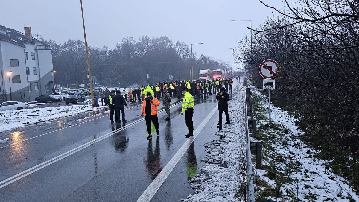 Slovenští autodopravci zablokovali hraniční přechod s Ukrajinou
